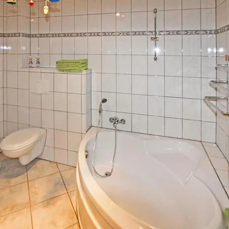 2 Bedroom Gorgeous In Mirow Ot Lejlighed Qualzow