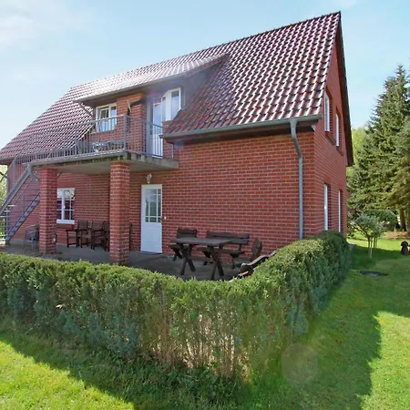 2 Bedroom Gorgeous In Mirow Ot Lejlighed